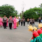 Kunjungan Kapolda Sulteng Ke Polres Banggai Disambut Tarian Molabot