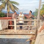 Tinjau Lokasi Banjir, Hj Warda Dg Mamala Sumbang Rp.100 juta