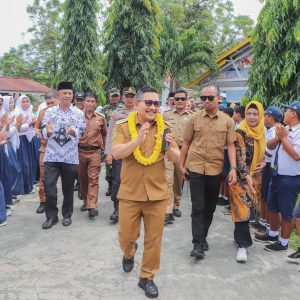 Tingkatkan Kualitas Pendidikan, Bupati Amirudin Resmikan Gedung Laboratorium di SMP Negeri 1 Bualemo