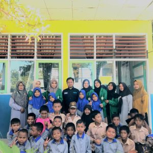 Peserta Kampus Mengajar Angkatan 8 UMLB, di Sambut Hangat Pihak Sekolah SDN 1 Kayutanyo